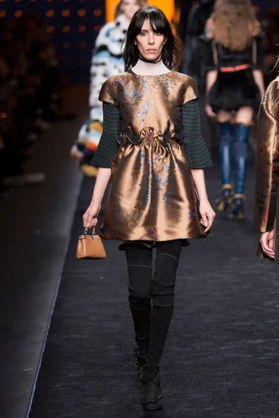 Look 41